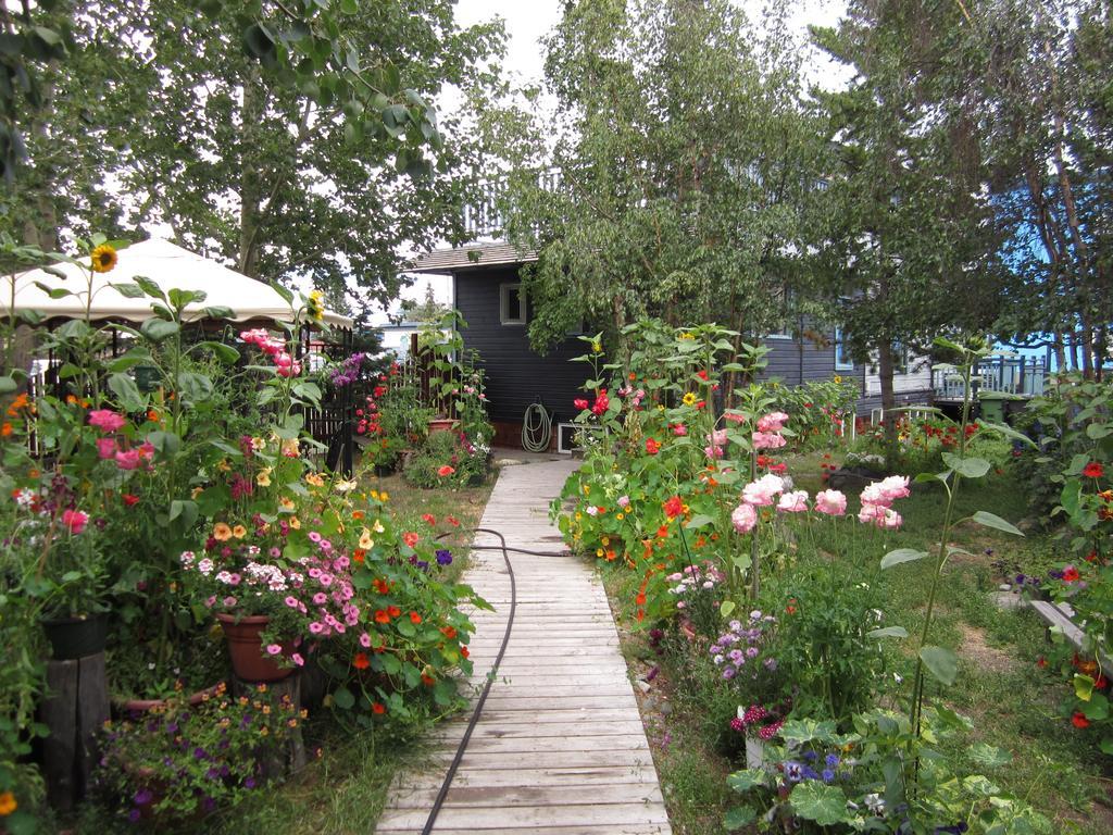 Historical Guest House Whitehorse Exterior photo